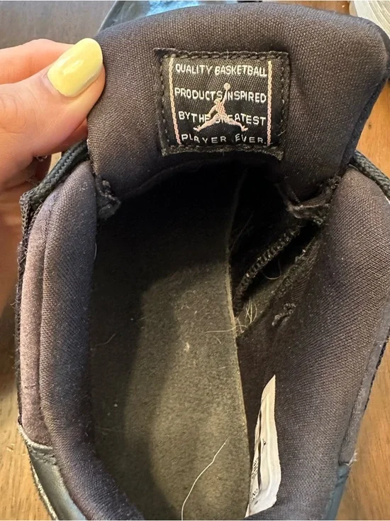 Youth 6Y Nike Air Jordan 11 Retro Low Sneakers Black Bleach Coral - Picture 5 of 9